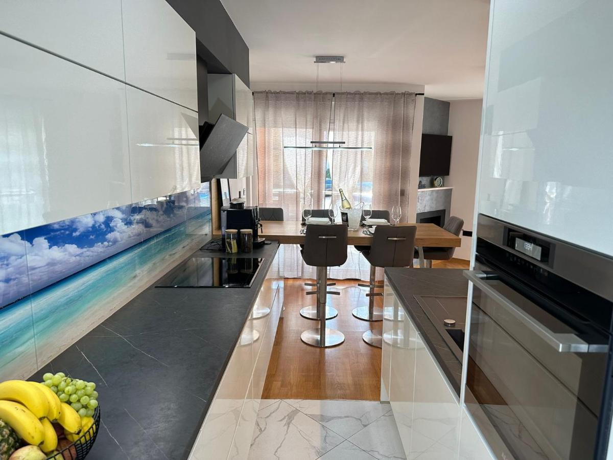 Ferienwohnung Appleonlux Umag Exterior foto