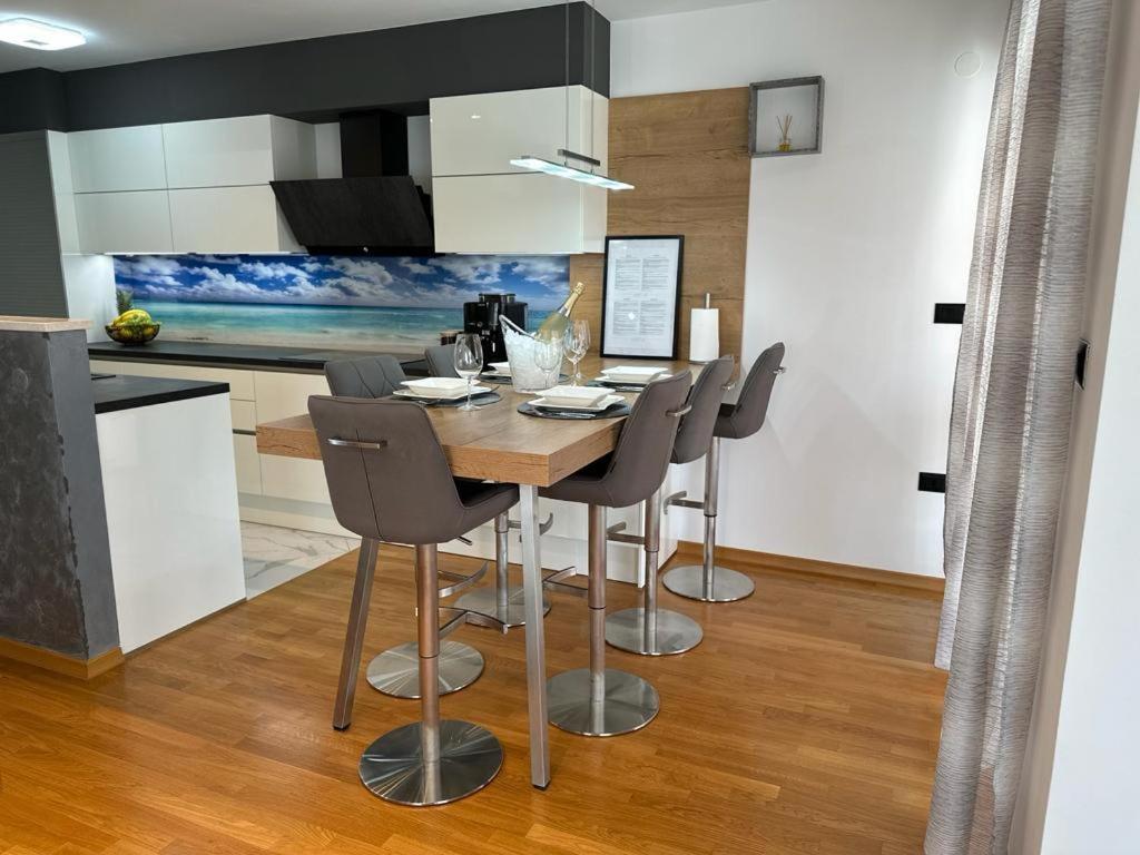 Ferienwohnung Appleonlux Umag Exterior foto