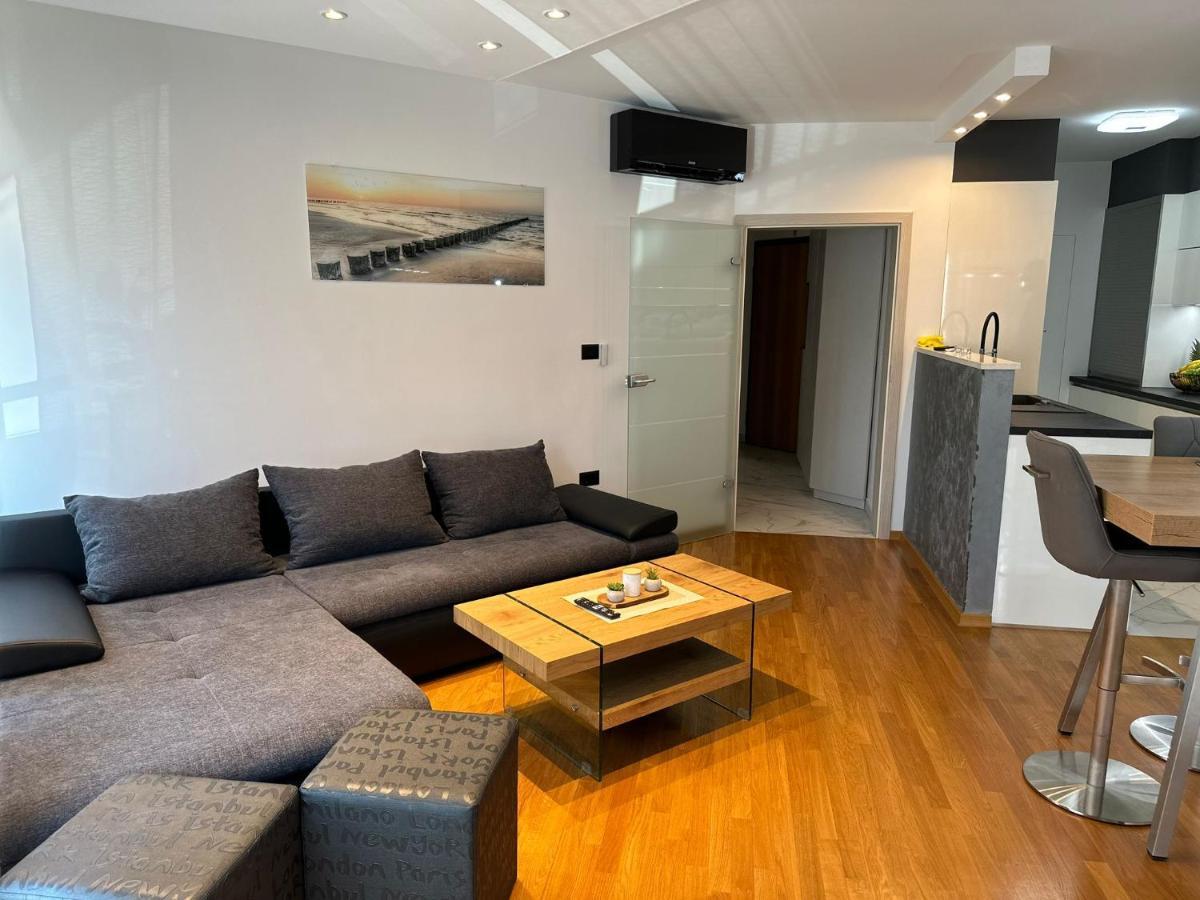 Ferienwohnung Appleonlux Umag Exterior foto